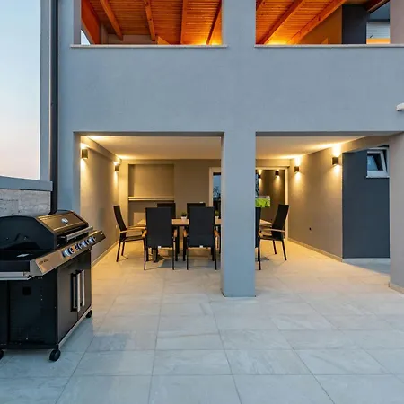 Pezer Zadarvillas