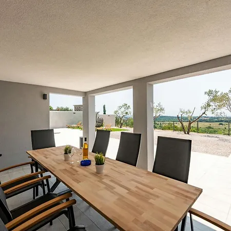 Pezer Zadarvillas *