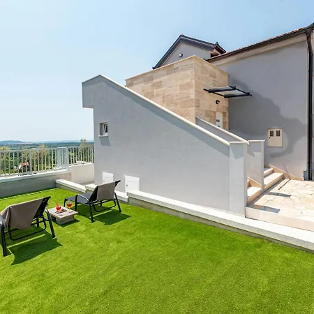 Pezer Zadarvillas *