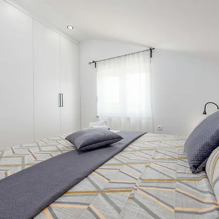 Pezer Zadarvillas *