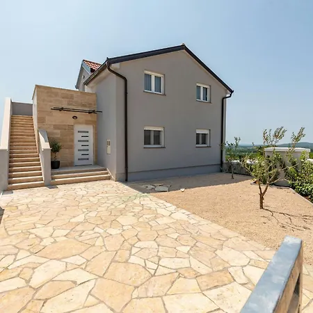 Pezer Zadarvillas * Kula Atlagica