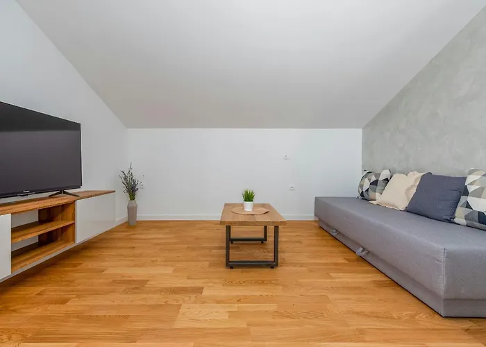 Pezer Zadarvillas * Kula Atlagica