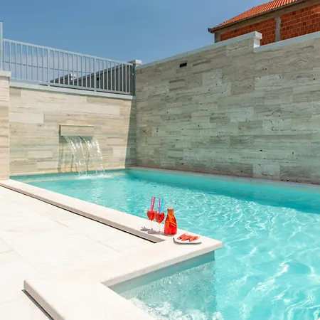 Pezer Zadarvillas Kula Atlagica