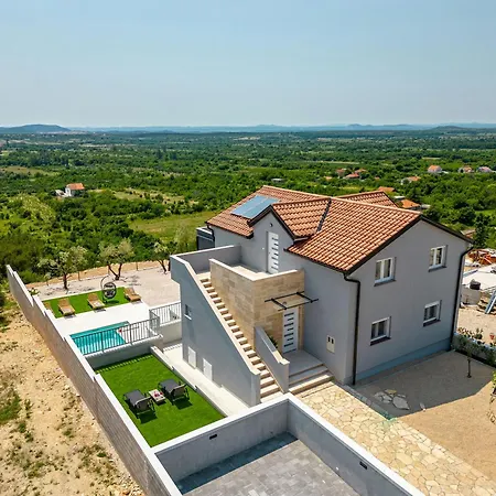 Pezer Zadarvillas * Kula Atlagica