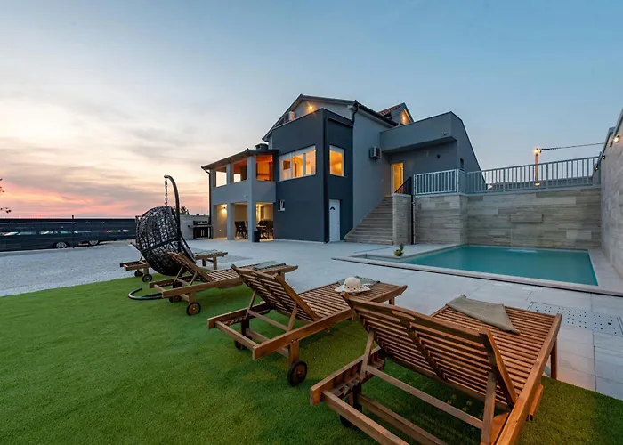 Pezer Zadarvillas *