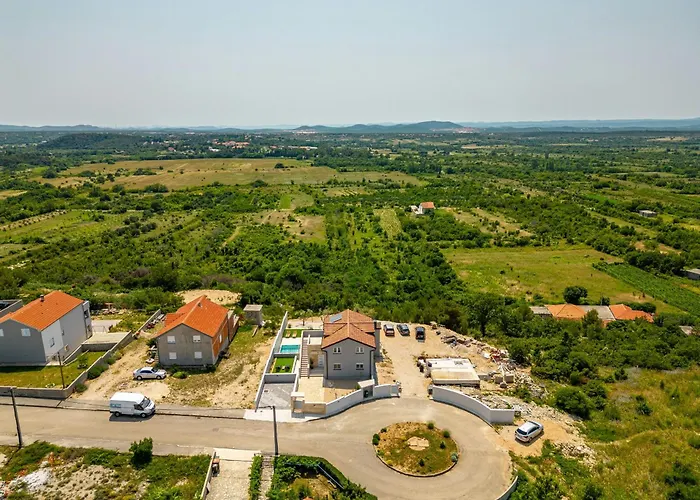 Pezer Zadarvillas * Kula Atlagica